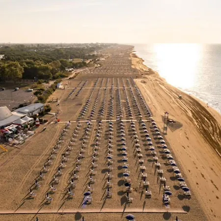 With Pool Access Near