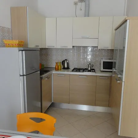 Διαμέρισμα With Pool Access Near