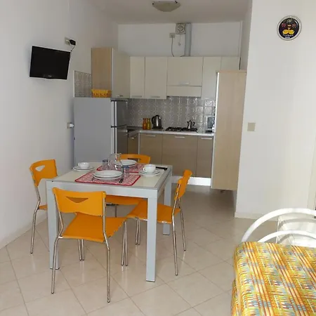 Lejlighed With Pool Access Near