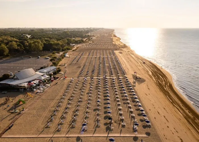 With Pool Access Near